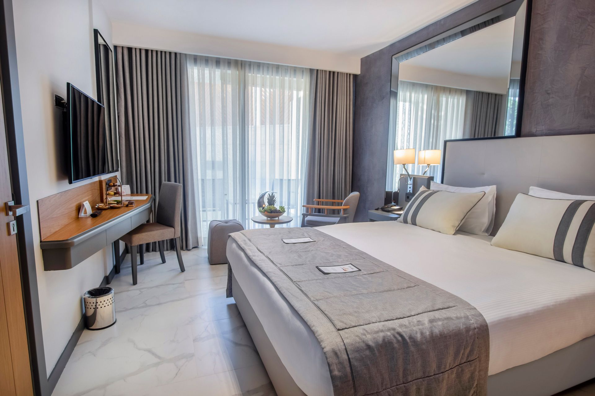 Kral Süiti, Büyük Yataklı, Orman Manzaralı